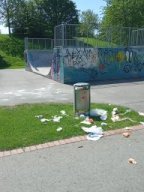 Müll in den Parks, Anlagen und Spielplätzen